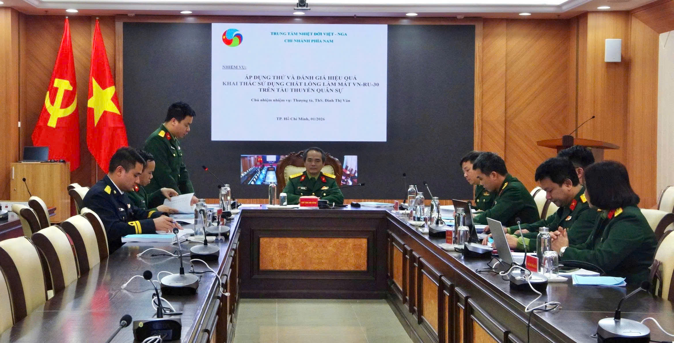 Nghiệm thu nhiệm vụ áp dụng thử và đánh giá hiệu quả khai thác sử dụng chất lỏng làm mát VN-RU-30 trên tàu quân sự 