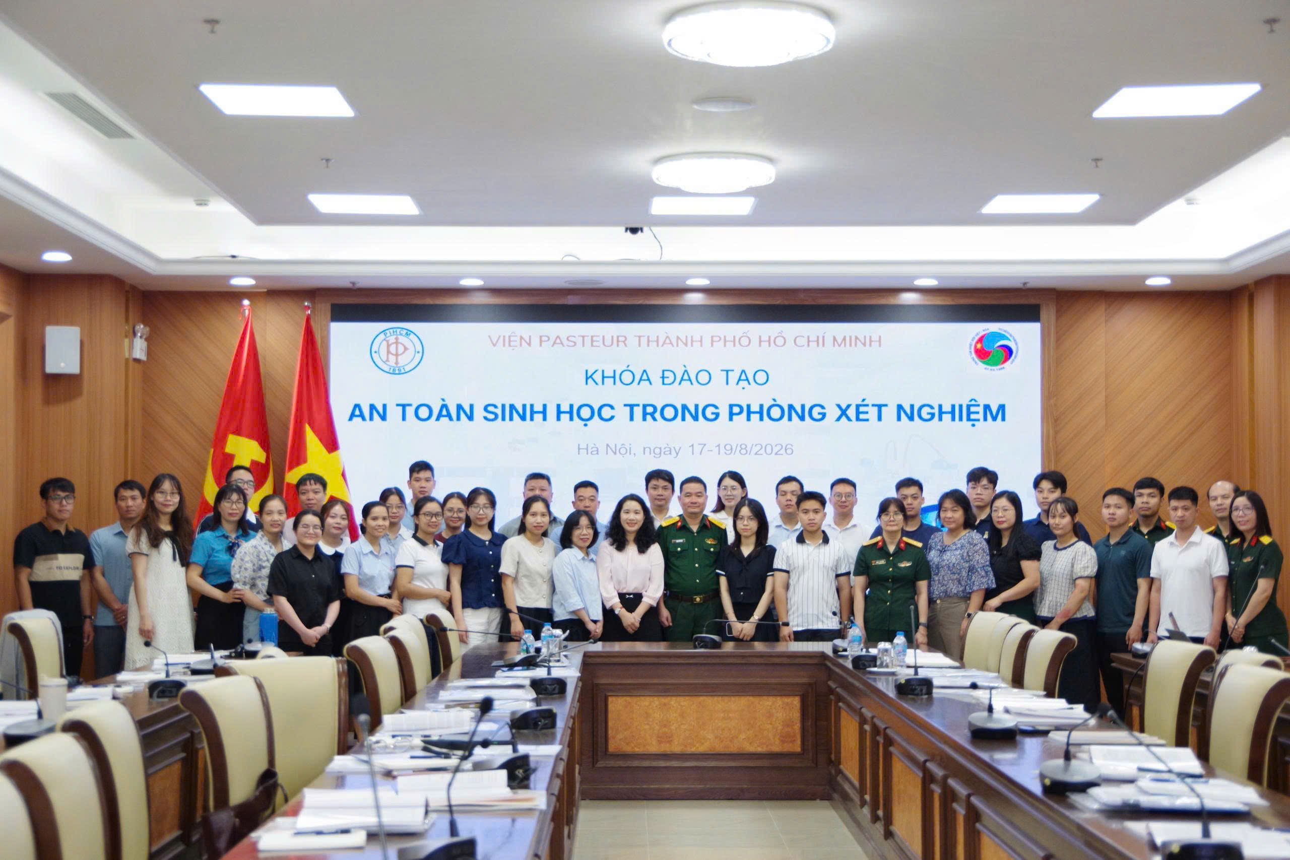 Trung tâm Nhiệt đới Việt - Nga phối hợp với Viện Pasteur Thành phố Hồ Chí Minh tổ chức khóa đào tạo liên tục về an toàn sinh học trong phòng xét nghiệm