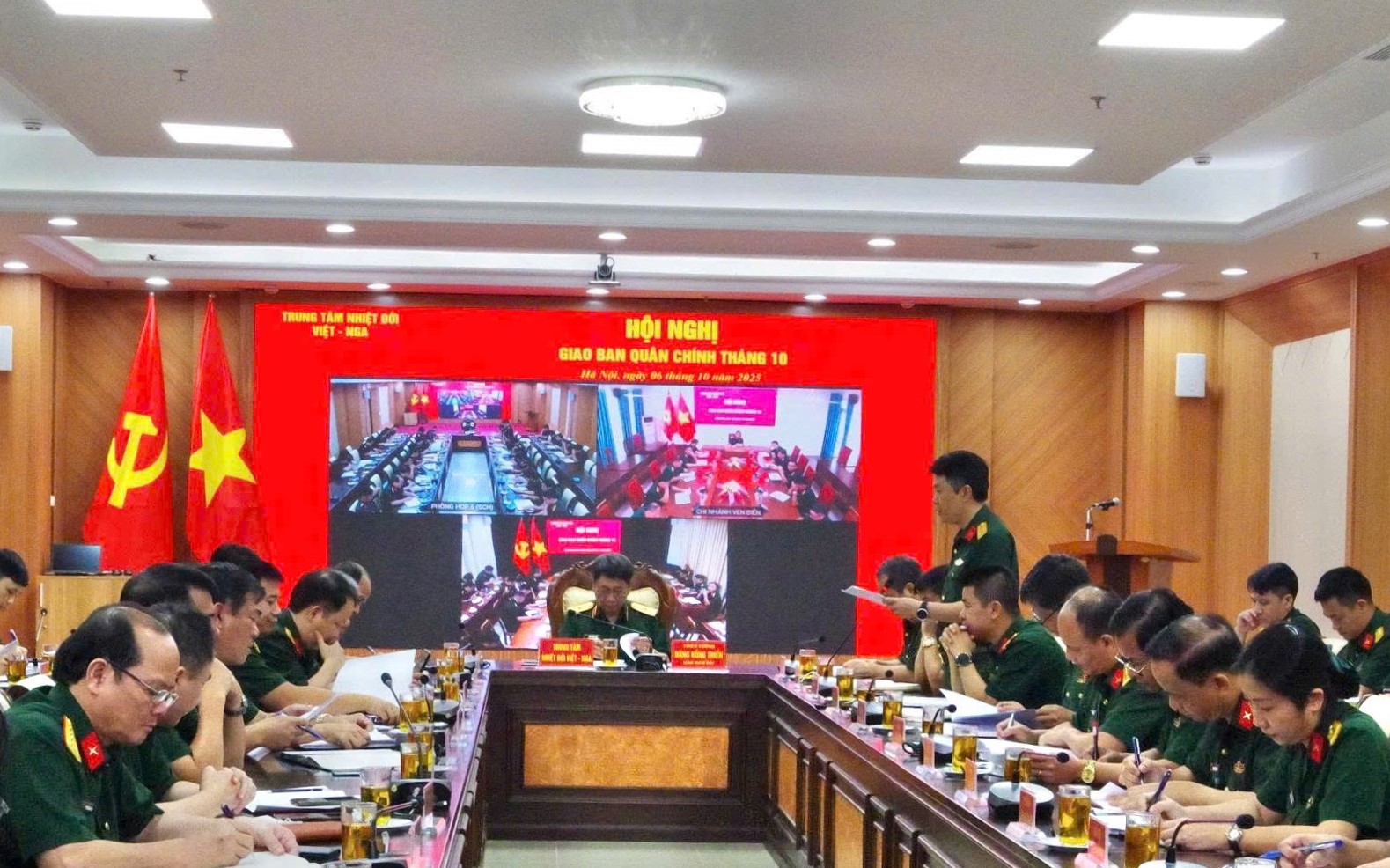 Trung tâm Nhiệt đới Việt - Nga tổ chức Hội nghị giao ban Quân chính tháng 10