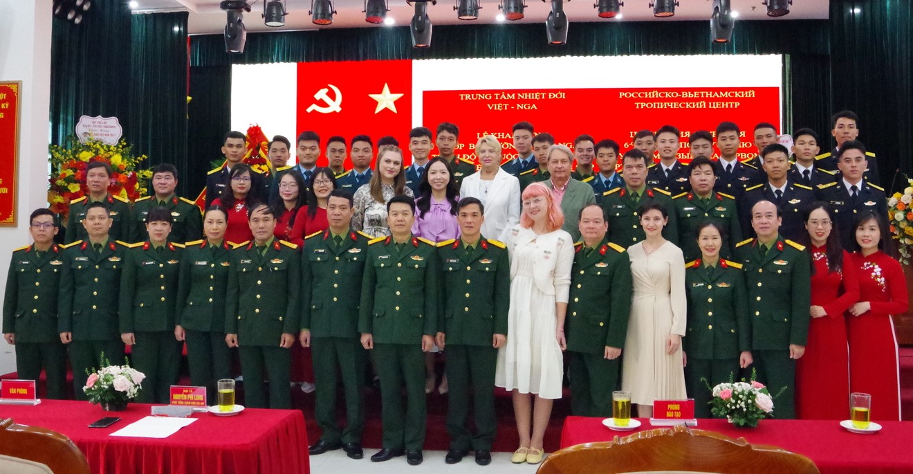 Trung tâm Nhiệt đới Việt - Nga khai giảng lớp bồi dưỡng Tiếng Nga trình độ B1 quốc tế khóa 6 cho cử nhân quân sự cấp phân đội